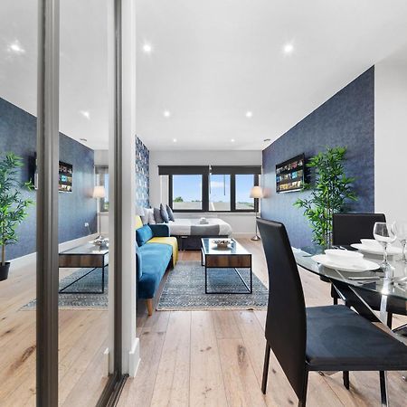 Modern One Bedroom Flat - Sleeps 5 -Near Heathrow - London Ub3 外观 照片