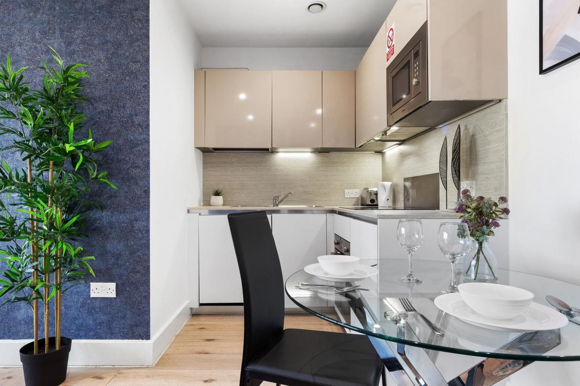 Modern One Bedroom Flat - Sleeps 5 -Near Heathrow - London Ub3 外观 照片