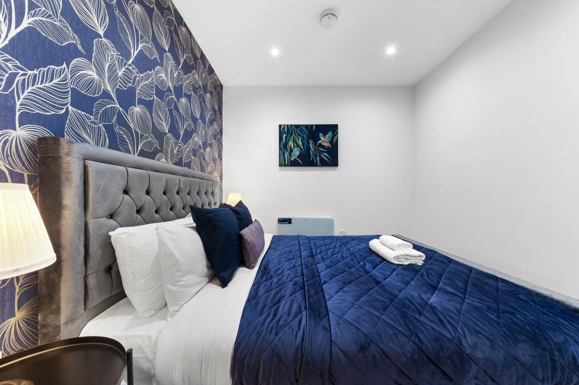Modern One Bedroom Flat - Sleeps 5 -Near Heathrow - London Ub3 外观 照片
