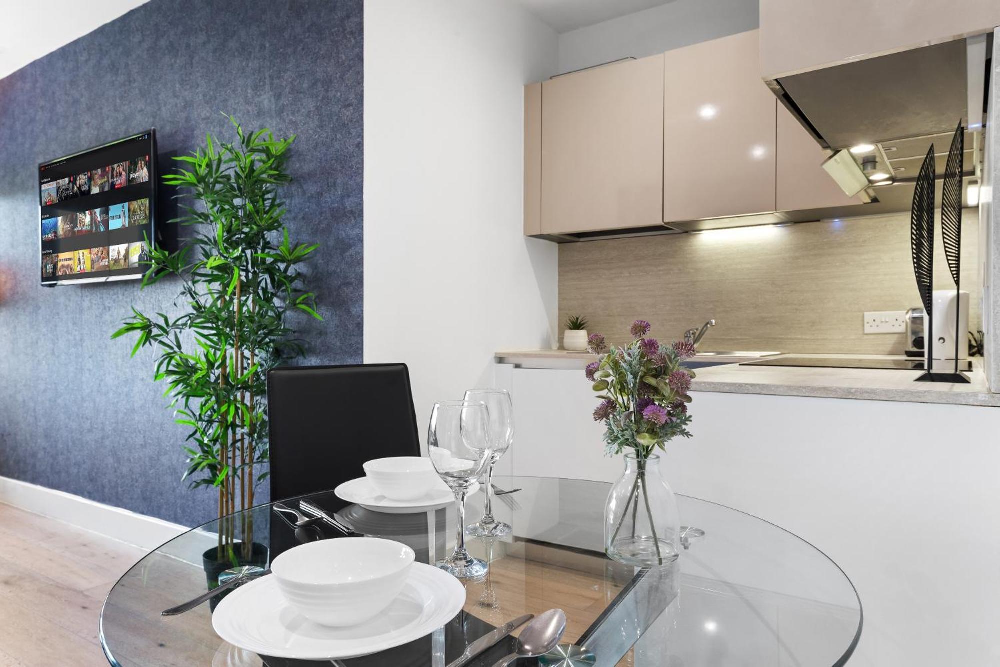Modern One Bedroom Flat - Sleeps 5 -Near Heathrow - London Ub3 外观 照片